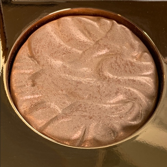 Laura Mercier Mood Glow Triple Highlighter Palette - Picture 6 of 13